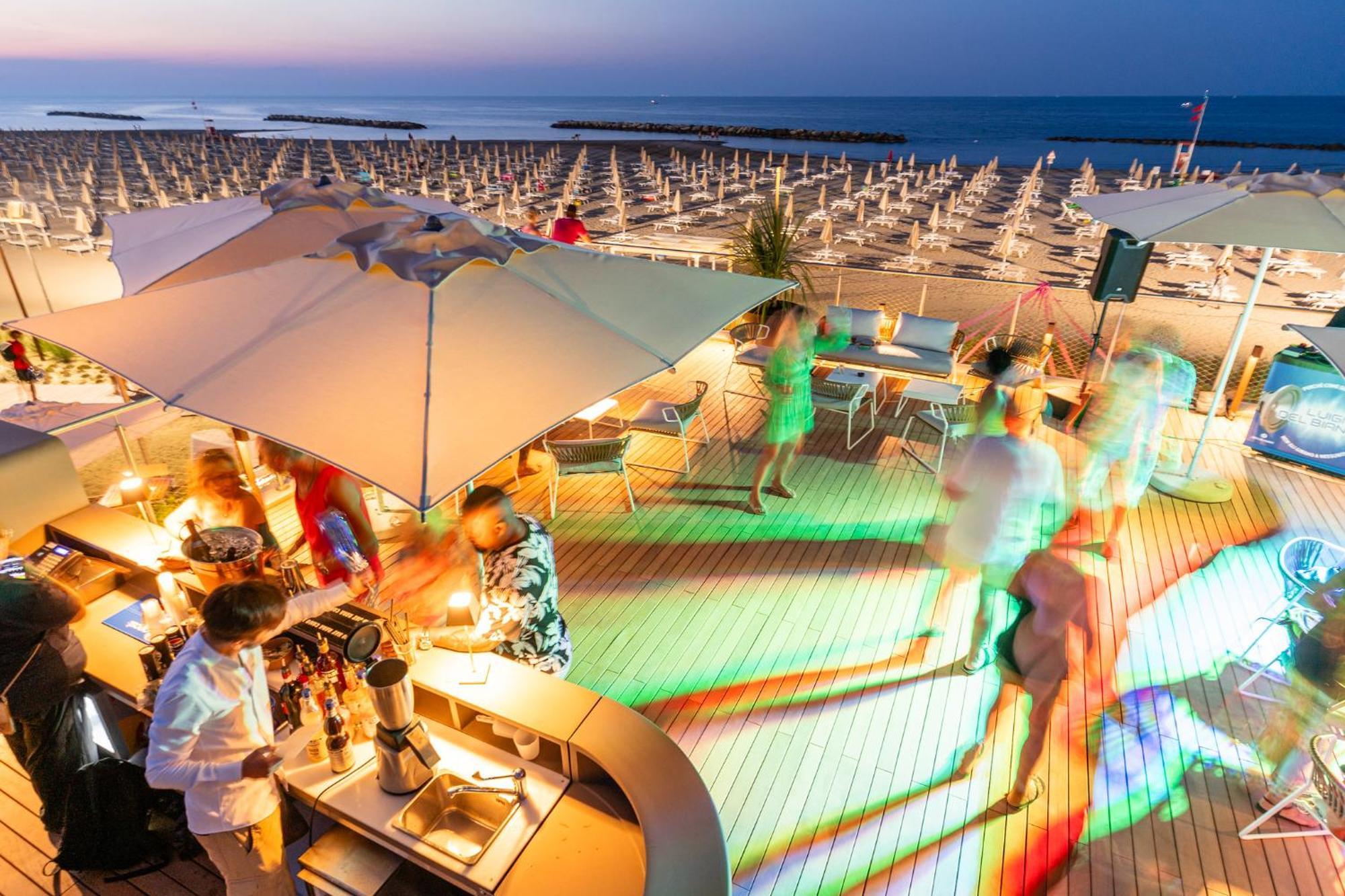 Club Del Sole Rimini Family Resort Esterno foto
