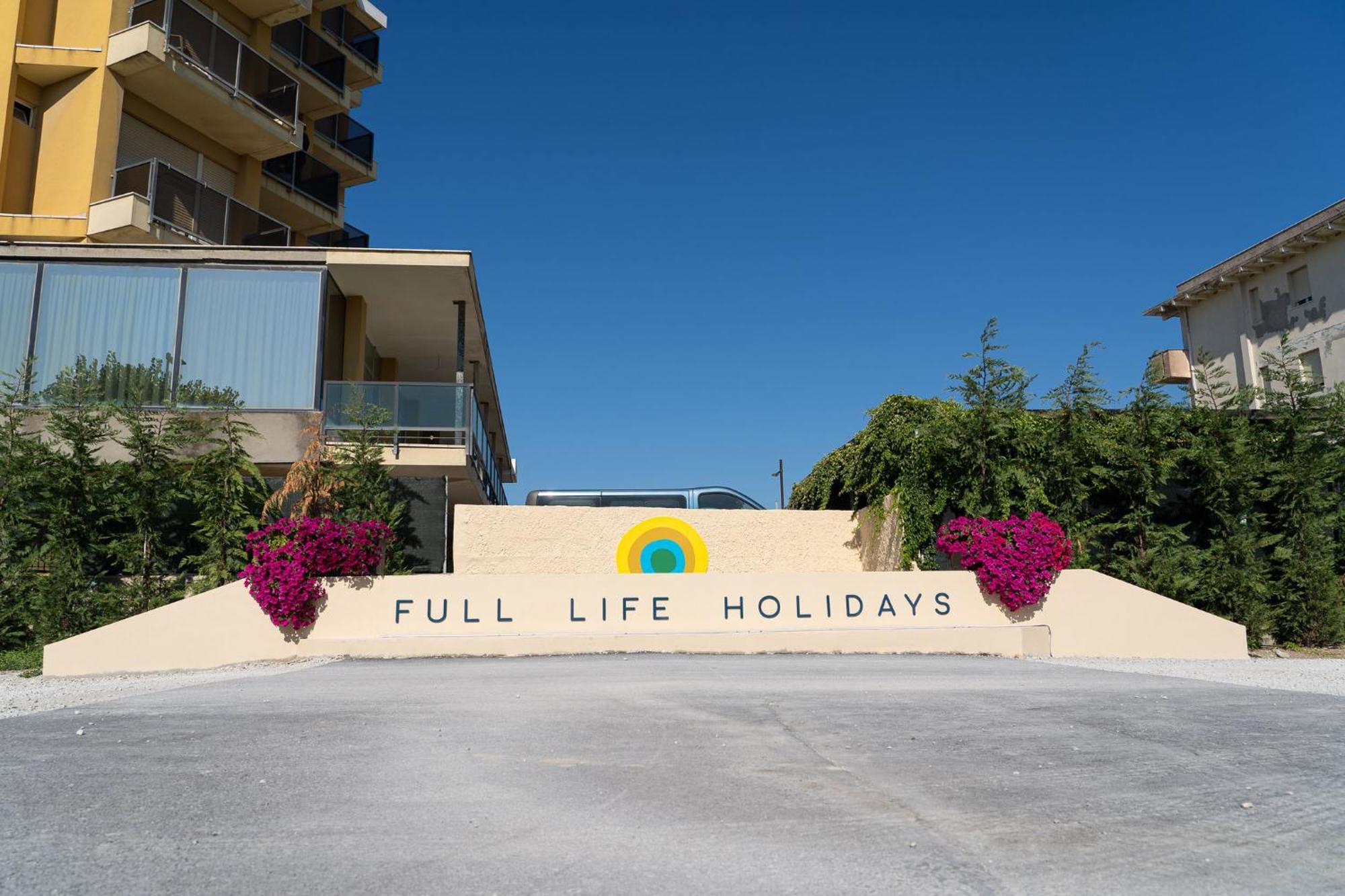 Club Del Sole Rimini Family Resort Esterno foto